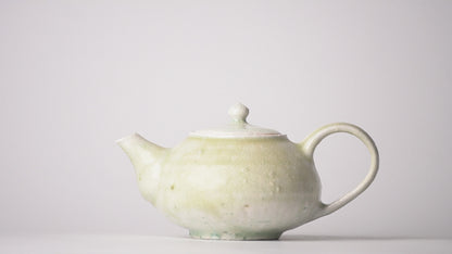 Kaoru Sakurai Tea Pot